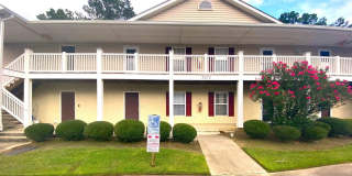 Second floor 2 bedroom, 2 bath condo with community pool Gallery 1