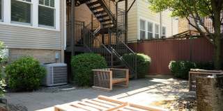 4822 N Leavitt Street Gallery 21