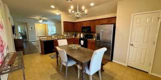 Room in 3 Bedroom Home at Nottingham Loop Gallery 19