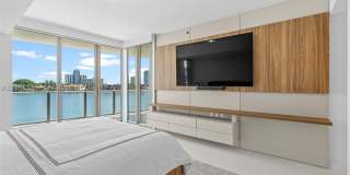 Bay Harbor Gallery 17