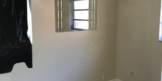 Large 3-2 house with a back yard Gallery 9