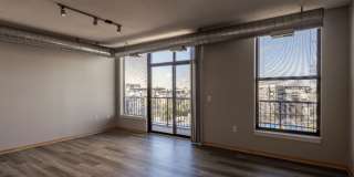 The Murals of LynLake Gallery 14