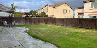 Beautiful 4 Bedroom, 2.5 Bath Oakley Home W/ Large Yard Gallery 24