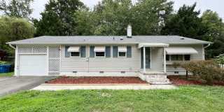 Comfortable 3BD, 1.5BA House with Large Fenced Backyard Comfortable 3BD, 1.5BA House with Large Fenced Backyard Gallery 1