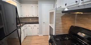 Newly remodeled 3 bed 1 bath garage conversion with monitored security! Gallery 8