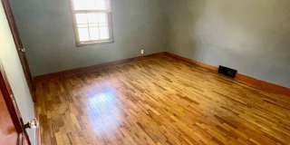 Very Unique 5 Bedroom Home on Large Lot Gallery 9