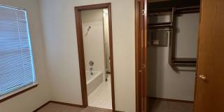 4 Bed, 2.5 Bath Brick home with 2 car garage Gallery 43