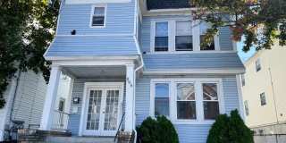 Spacious 3-Bedroom, 1-Bath Apartment with Pantry Gallery 1