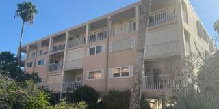 Beatifully updated Beach condo FULLY FURNISHED ANNUAL RENTAL 2/2 Gallery 3