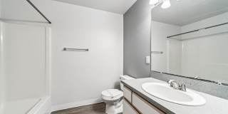 Oak Park Village Apartments Gallery 33