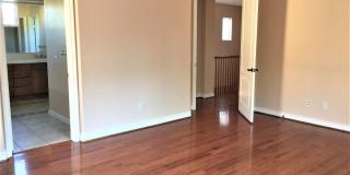 Gorgeous large single family home in Eastlake! Gallery 9