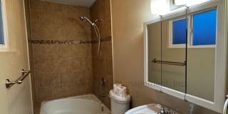 Stunning 4 Bedroom House near Old Colorado City Gallery 11