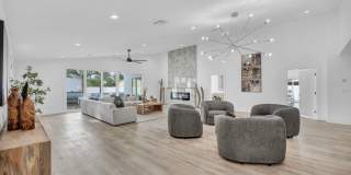 Meticulously renovated single-story contemporary estate Gallery 9