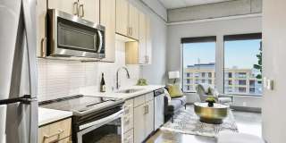 FURNISHED STUDIO IN THE HEART OF THE NORTH LOOP - UTILITIES INCLUDED! Gallery 1