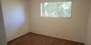 Upstairs Apartment Near the Center of Town Gallery 8