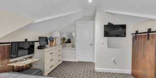 502 Brighton Avenue Gallery 44