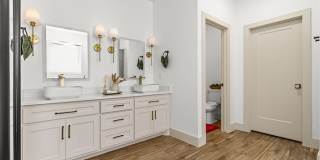 12370 W University Blvd Gallery 24