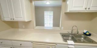 Chateau Apartments Gallery 21