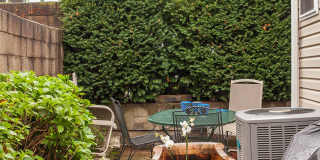 Southside Flats 3 bedroom! Central AC! Washer and Dryer Included! Available 8/7 Gallery 13