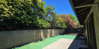 Gorgeous 3 Bedroom, 2 Bath home in great location Gallery 17