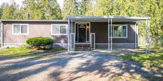 2 Bed / 2 Bath Home with 4-Car Garage, Large Yard & RV Parking in Graham! Gallery 5