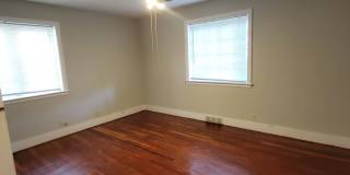 Two Bd - One Ba  close to Clark Park Gallery 11