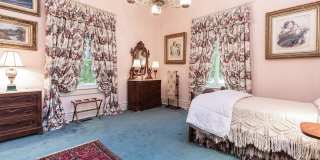 RESIDENTIAL/COMMERCIAL RENTAL - Charming historic home located downtown Opelika! (*Partially Furnished) RESIDENTIAL/COMMERCIAL RENTAL - Charming historic home located downtown Opelika! (*Partially Furnished) Gallery 7