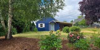 Adorable Farmhouse by Washougal River Greenway Gallery 1