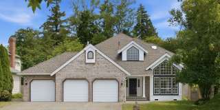 Beautiful 4 Bed 2.5 Bath Home in Renton Gallery 1