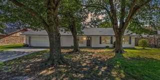 221 Azalea Lane Gallery 1