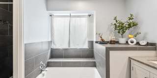 Spacious 3 Bedroom Townhouse-Style Condo Near Buckley SFB Gallery 28