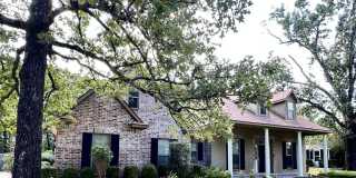 Heart of Benton on just under an acre of lot! Gallery 1