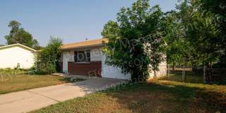 3-Bedroom Home Near Dining and Shopping 3-Bedroom Home Near Dining and Shopping Gallery 1