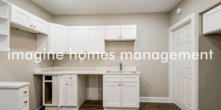 915 North Gray Street Gallery 7