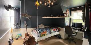 Quaint 3 Bed, 2 Bath Home Gallery 8