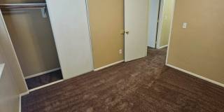 Spacious 6 bedroom , 3 bathroom home with downstairs bedroom and bath Gallery 27