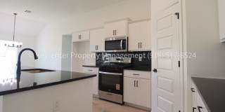 Stunning New Construction Simmons Home - 5 Bed 3 Bath - Move In Ready! Gallery 15