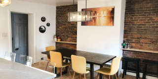 3 bed 1 bath - beautiful Southside flats home, central air, in unit laundry, udpated Gallery 6