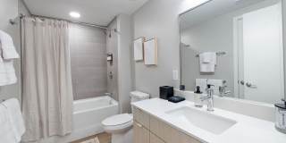 400H Apartments Gallery 52
