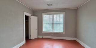Renovated 2 bedroom Duplex NOW AVAILABLE!! ~ Minutes from midtown/downtown Memphis Gallery 6