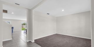 Available now in Wimauma | Spacious 5BR Home with 2,600+ Sqft Gallery 18