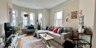 AWESOME MISSION HILL 3 BED!!! Gallery 1