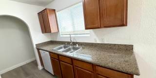 SPACIOUS 2BED/2BATH CONDO * SECOND FLOOR UNIT* Gallery 5