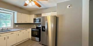 ESTABLISHED NEIGHBORHOOD!!  4 Bedroom, 2 Bath Home in Ankeny Gallery 3