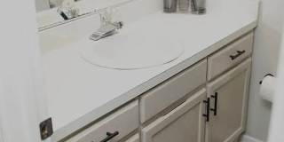 Room in 2 Bedroom Home at Forest View Ave Gallery 3
