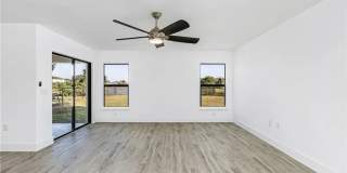Stunning 5 Bedroom 2.5 Bath w/Den Gallery 10