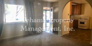 4 bedroom 2 bathroom downtown Red Bluff home Gallery 4