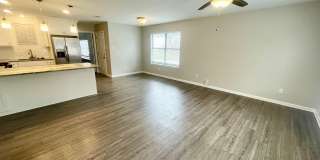 Fully updated, walking distance to UAMS Gallery 7