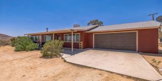 3 Bedroom 1.5 Bath Modern Farmhouse near JT National Park * MOVE IN SPECIAL* Gallery 1