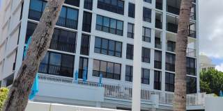 Beautifully renovated 2/2 condo downtown Sarasota with view of Bay! Gallery 42